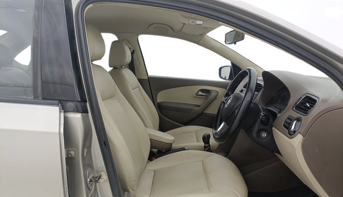 2015 Skoda Rapid ELEGANCE 1.6 MPI MT, Petrol, Manual, 98,452 km, Right Side Front Door Cabin