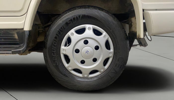 2023 Mahindra Bolero B6, Diesel, Manual, 29,109 km, Left Rear Wheel