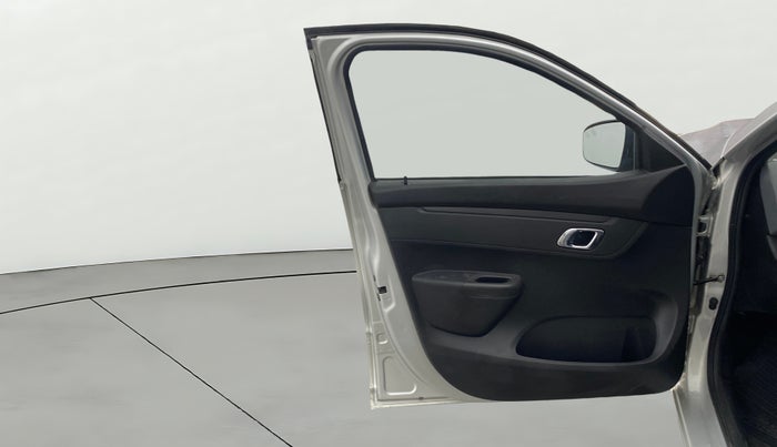 2019 Renault Kwid RXT 1.0 (O), Petrol, Manual, 50,647 km, LHS Front Door