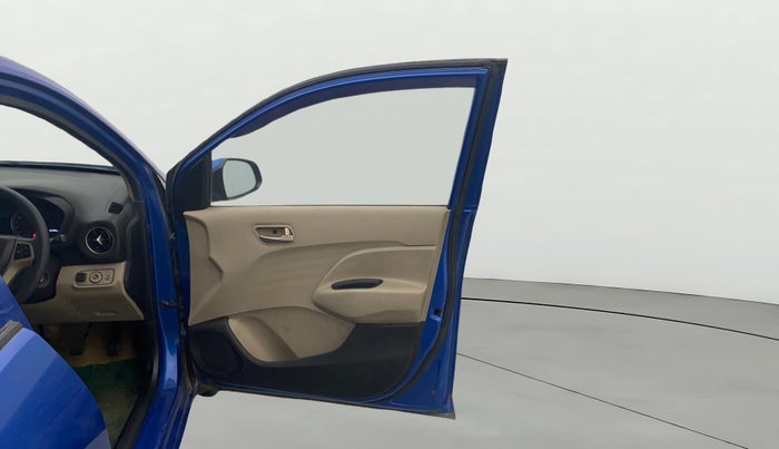 2019 Hyundai NEW SANTRO SPORTZ CNG, CNG, Manual, 66,292 km, RHS Front Door