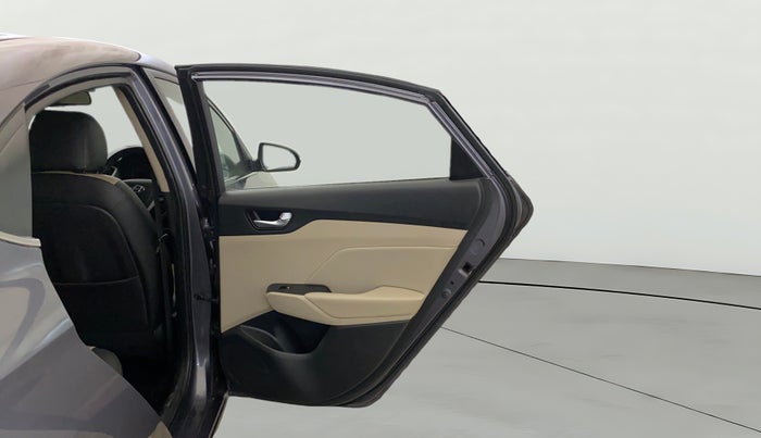 2017 Hyundai Verna 1.6 VTVT SX (O) AT, Petrol, Automatic, 54,686 km, RHS Rear Door