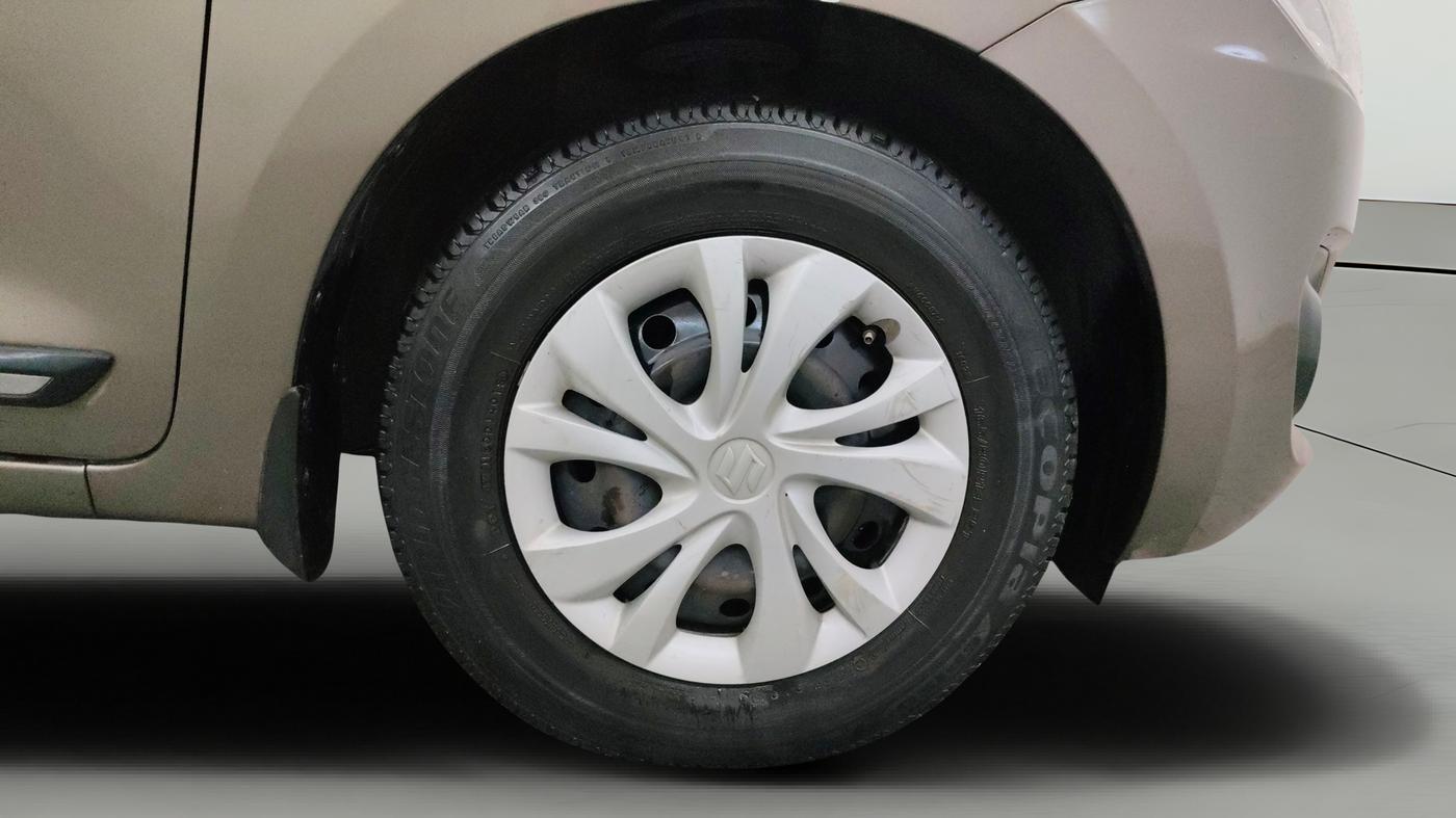 2018 Maruti Swift VXI AMT, Petrol, Automatic, 45,442 km, Right Front Wheel