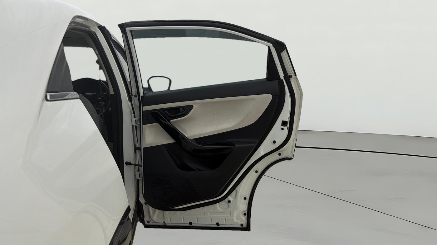 2025 Tata Curvv Pure Plus S 1.2 Petrol 6MT, Petrol, Manual, 18,581 km, RHS Rear Door