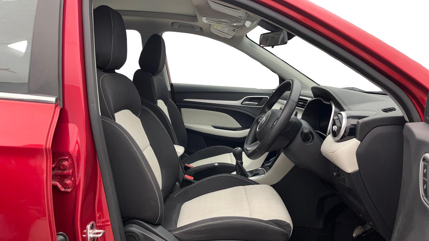 2024 MG ASTOR Select 1.5 MT, Petrol, Manual, 12,206 km, Right Side Front Door Cabin