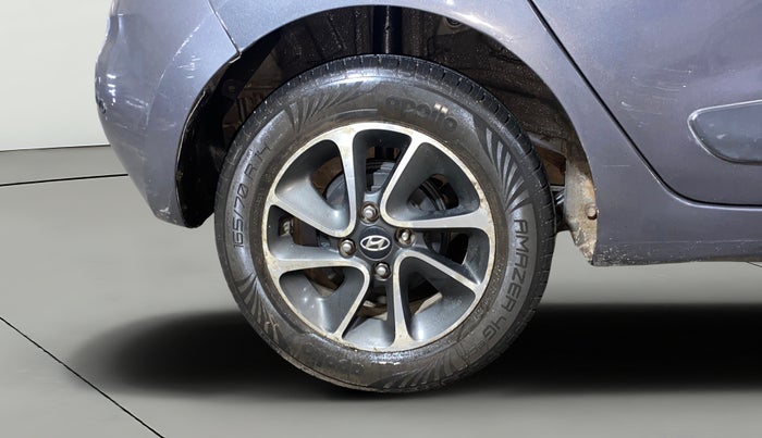 2017 Hyundai Grand i10 SPORTZ (O) AT 1.2 KAPPA VTVT, Petrol, Automatic, 77,839 km, Right Rear Wheel