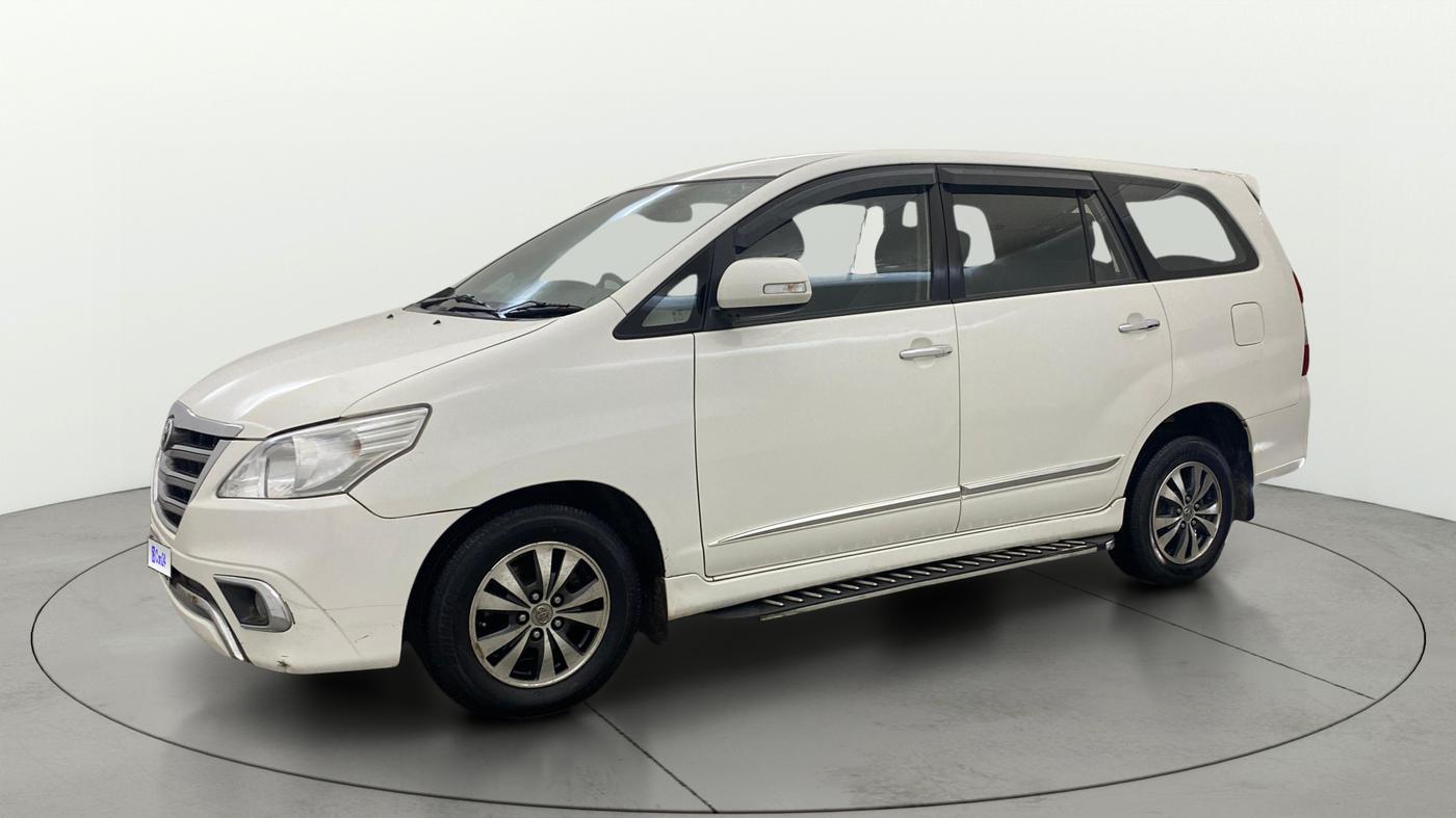2015 Toyota Innova 2.5 VX 8 STR, Diesel, Manual, 55,485 km, Left Front Diagonal