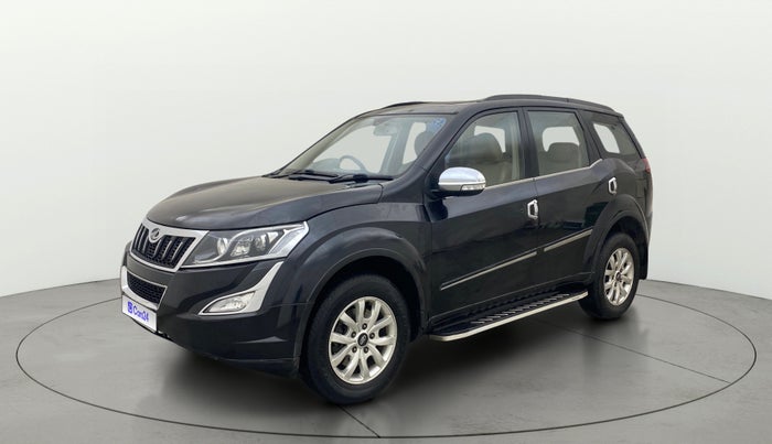 2017 Mahindra XUV500 W10 AT, Diesel, Automatic, 1,11,323 km, Left Front Diagonal