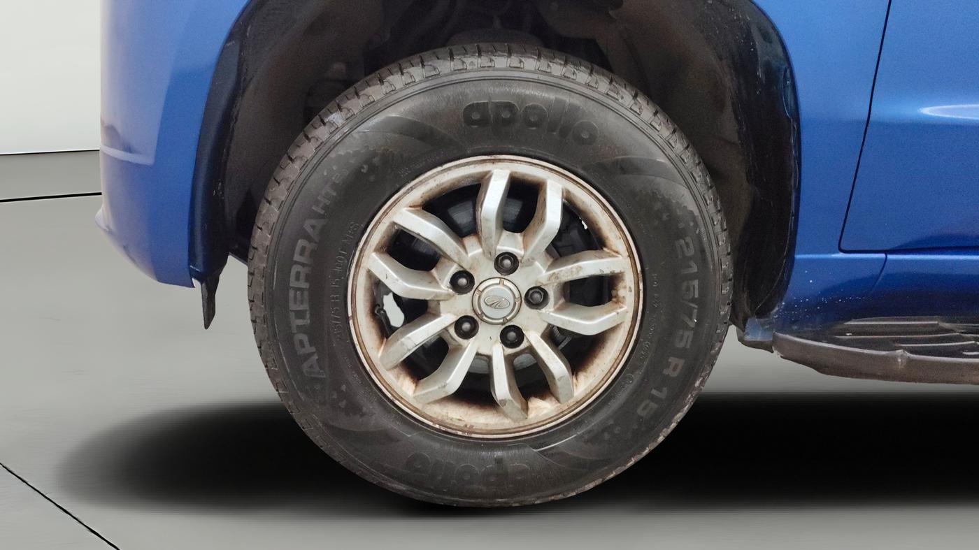 2016 Mahindra TUV300 T8, Diesel, Manual, 48,734 km, Left Front Wheel