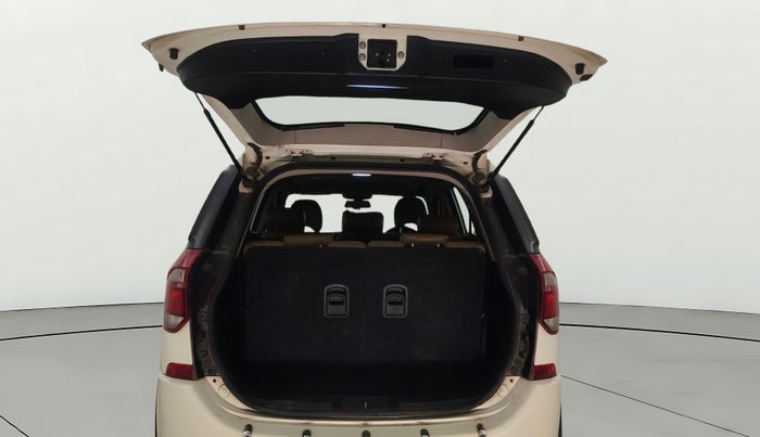 2018 Mahindra XUV500 W11 AT, Diesel, Automatic, 81,037 km, Boot Door Open