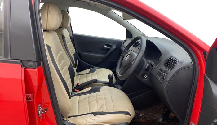 2016 Volkswagen Polo COMFORTLINE 1.2L, Petrol, Manual, 29,546 km, Right Side Front Door Cabin