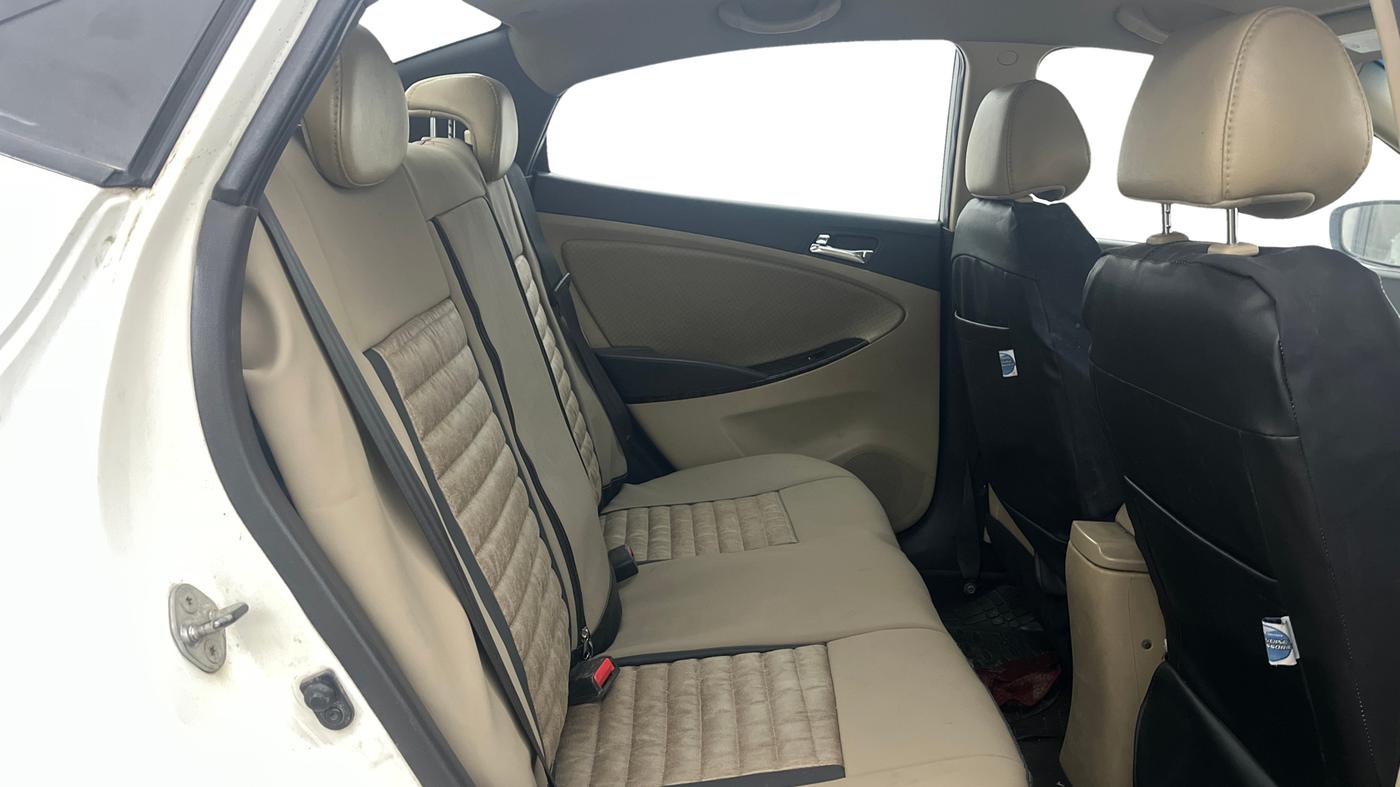 2013 Hyundai Verna FLUIDIC 1.6 CRDI SX OPT AT, Diesel, Automatic, 1,16,380 km, Right Side Rear Door Cabin