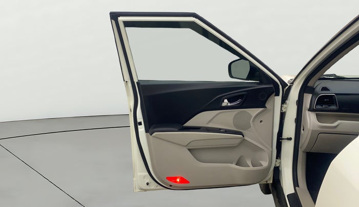 2019 Mahindra XUV300 W8 1.5 DIESEL, Diesel, Manual, 73,586 km, LHS Front Door