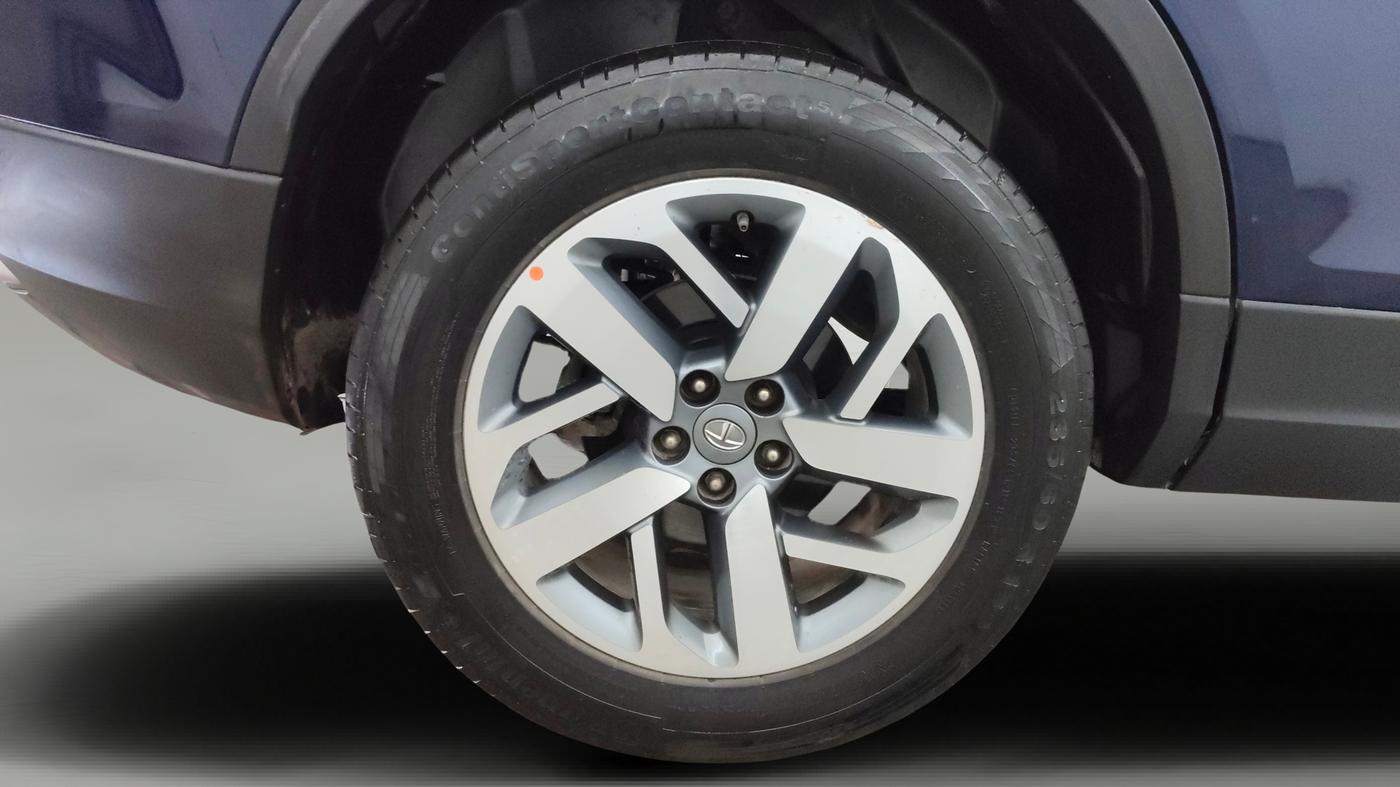 2021 Tata Safari XZ PLUS, Diesel, Manual, 1,36,197 km, Right Rear Wheel