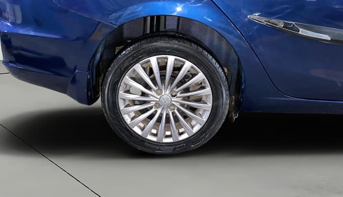 2017 Maruti Ciaz ALPHA 1.4 PETROL, Petrol, Manual, 82,063 km, Right Rear Wheel