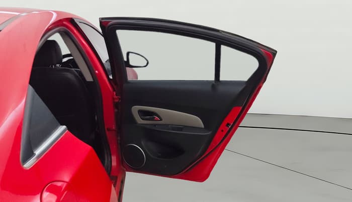 2017 Chevrolet Cruze LTZ AT, Diesel, Automatic, 1,39,509 km, RHS Rear Door
