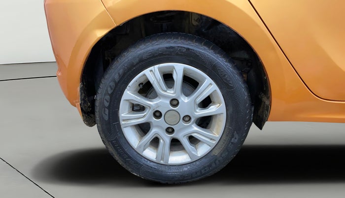 2016 Tata Tiago XZ PETROL, Petrol, Manual, 35,560 km, Right Rear Wheel