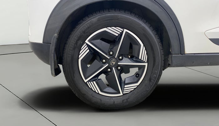 2023 Tata NEXON FEARLESS + SUNROOF DCA DUAL TONE 1.2 PETROL, Petrol, Automatic, 36,407 km, Right Rear Wheel