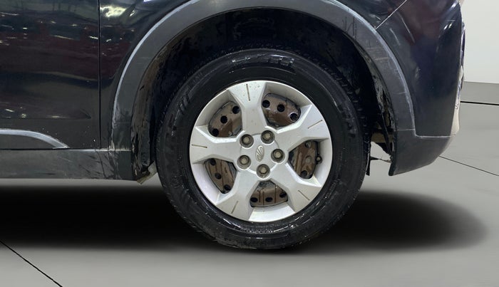 2020 Mahindra XUV300 W6 1.2 PETROL, Petrol, Manual, 83,760 km, Right Front Wheel