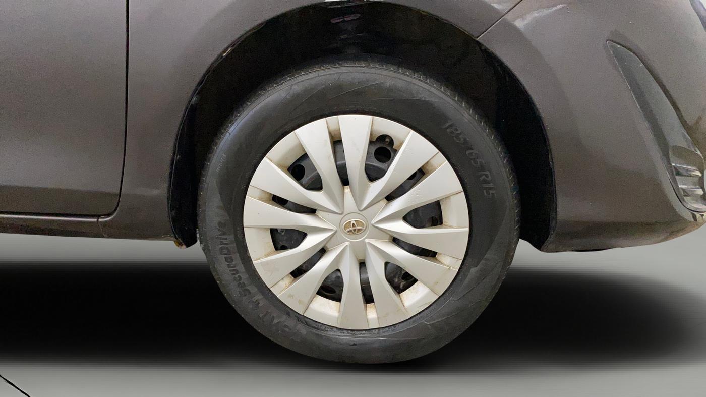 2019 Toyota YARIS J MT, CNG, Manual, 1,20,485 km, Right Front Wheel
