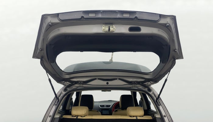 2014 Maruti Swift VDI, Diesel, Manual, 1,38,153 km, Boot Door Open