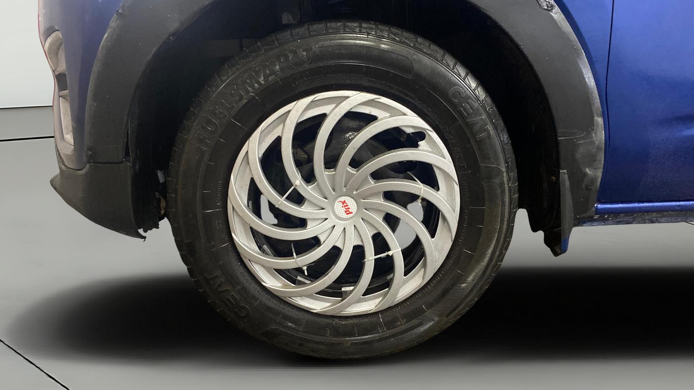 2019 Renault TRIBER RXZ, Petrol, Manual, 34,499 km, Left Front Wheel