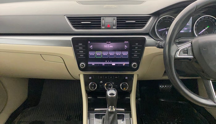 2018 Skoda Superb STYLE 1.8 TSI AT, Petrol, Automatic, 65,647 km, Air Conditioner