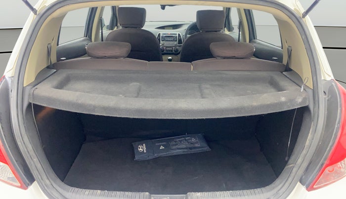 2014 Hyundai i20 SPORTZ 1.2, Petrol, Manual, 50,394 km, Boot Open Zoomed View