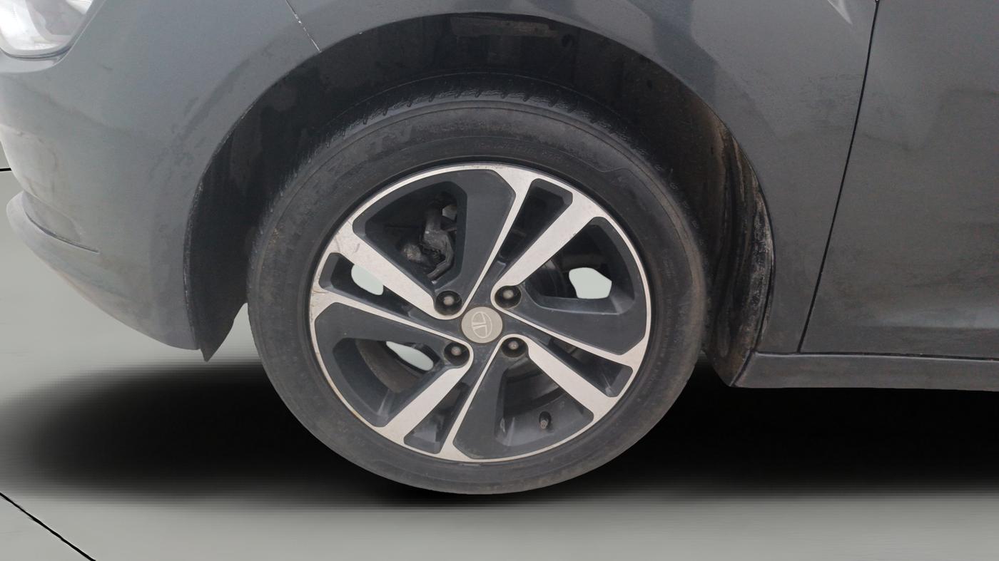 2020 Tata ALTROZ XZ PETROL, Petrol, Manual, 41,857 km, Left Front Wheel