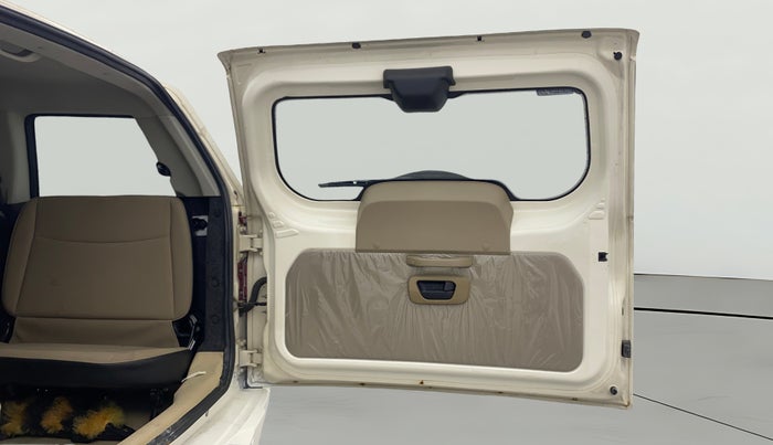 2018 Mahindra TUV 300 PLUS P8, Diesel, Manual, 31,709 km, Boot Door Open