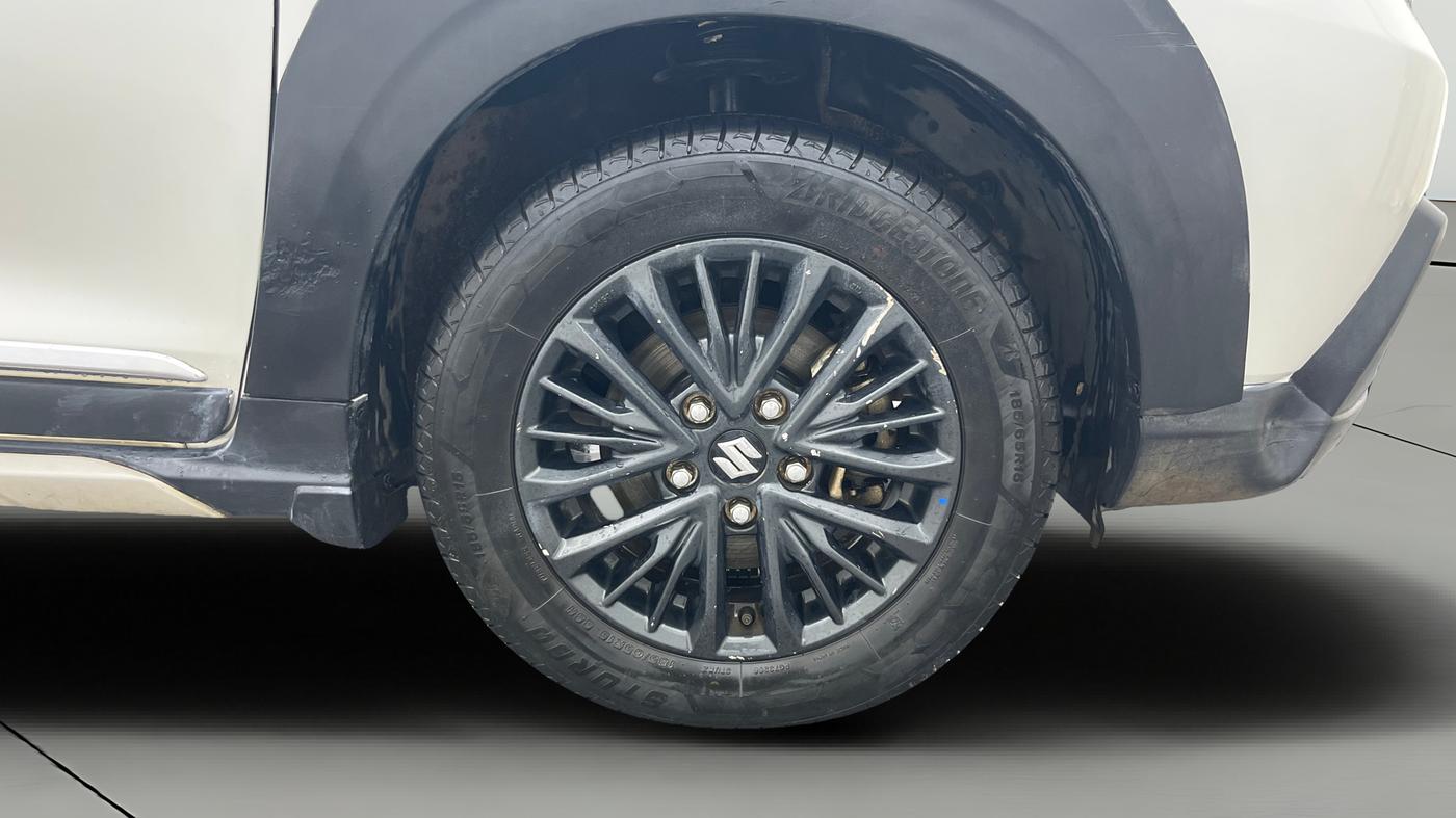 2021 Maruti XL6 ALPHA AT, Petrol, Automatic, 1,00,446 km, Right Front Wheel