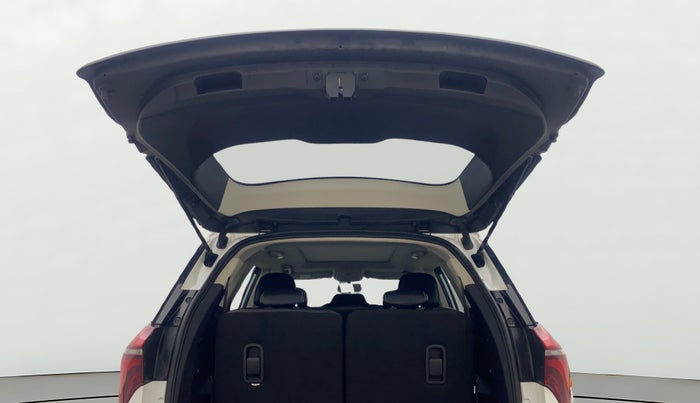 2022 Mahindra XUV700 AX 5 P MT 7 STR, Petrol, Manual, 65,429 km, Boot Door Open