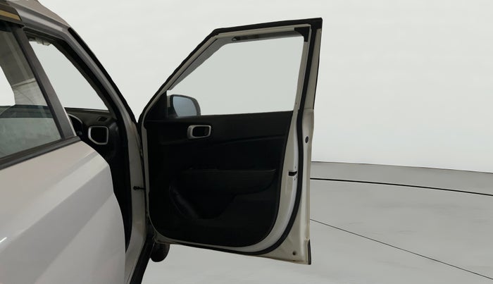 2021 Hyundai VENUE S 1.5 CRDI, Diesel, Manual, 78,924 km, RHS Front Door