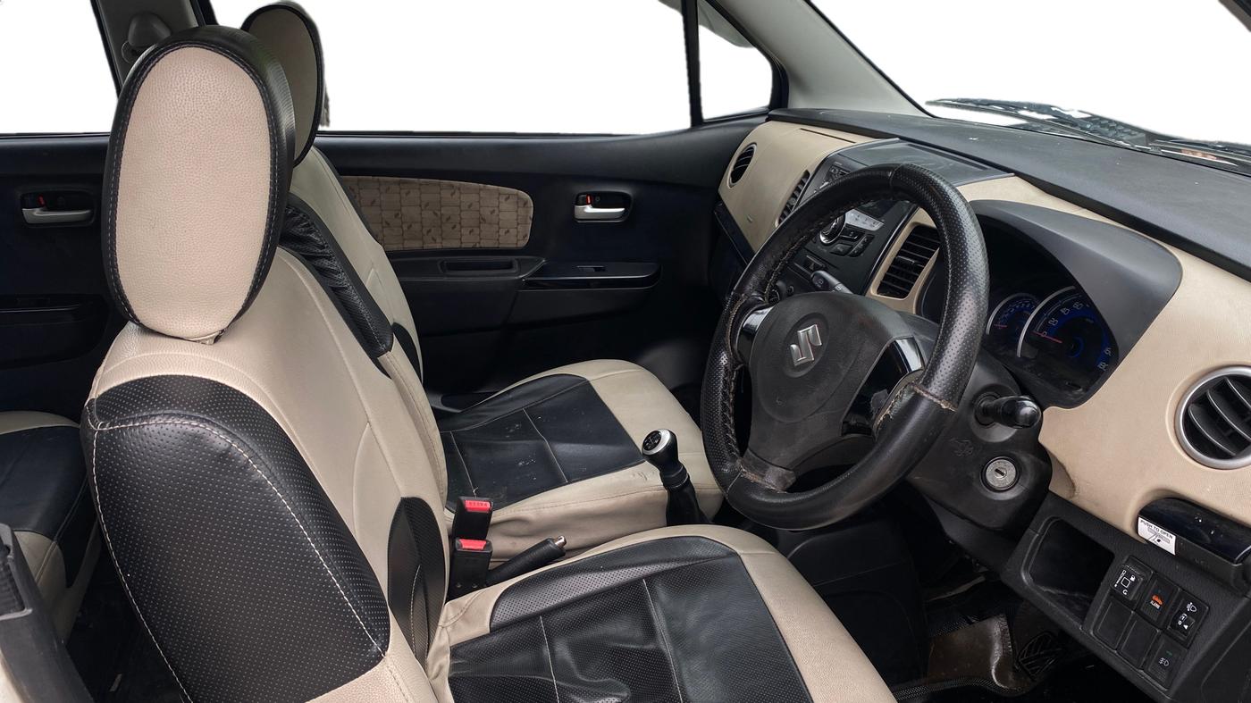 2017 Maruti Wagon R 1.0 VXI, CNG, Manual, 1,32,273 km, Right Side Front Door Cabin