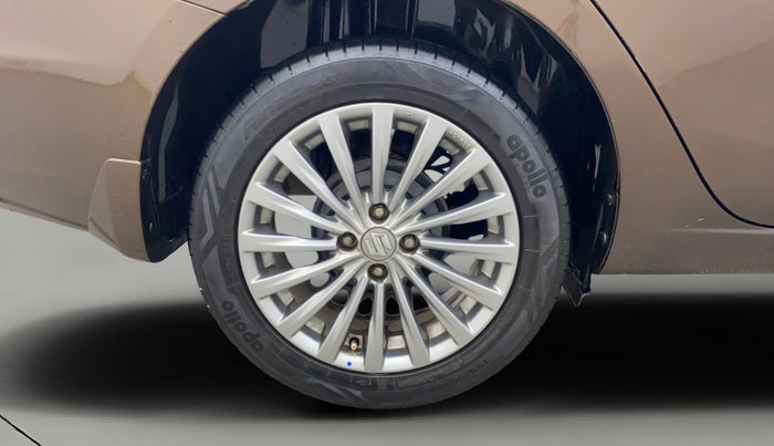 2016 Maruti Ciaz ZXI+, Petrol, Manual, 35,951 km, Right Rear Wheel
