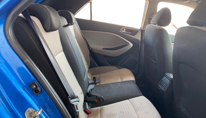 2018 Hyundai Elite i20 ASTA 1.2 (O), Petrol, Manual, 68,964 km, Right Side Rear Door Cabin