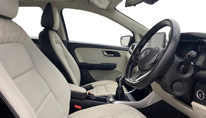 2021 Tata ALTROZ XZ PETROL, Petrol, Manual, 22,585 km, Right Side Front Door Cabin