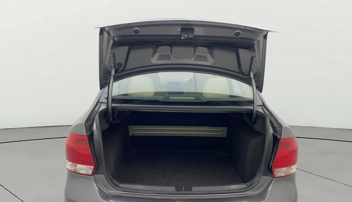 2013 Volkswagen Vento HIGHLINE 1.6 MPI, Petrol, Manual, 71,158 km, Boot Door Open