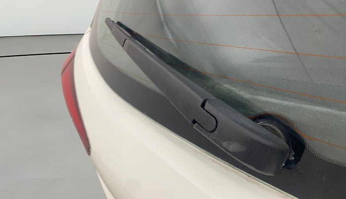 2016 Hyundai Elite i20 ASTA 1.4 CRDI (O), Diesel, Manual, 1,13,330 km, Rear Wiper