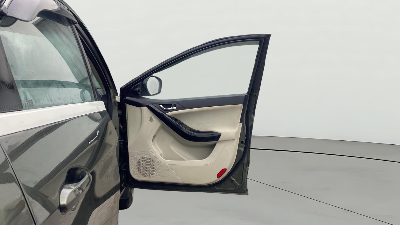 2022 Tata NEXON XZA PLUS PETROL, Petrol, Automatic, 64,657 km, RHS Front Door