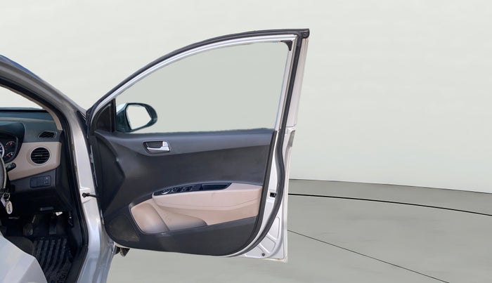 2016 Hyundai Grand i10 SPORTZ 1.2 KAPPA VTVT, Petrol, Manual, 61,818 km, RHS Front Door