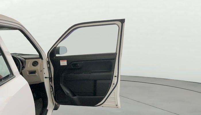 2019 Maruti New Wagon-R LXI CNG (O) 1.0, CNG, Manual, 28,122 km, RHS Front Door