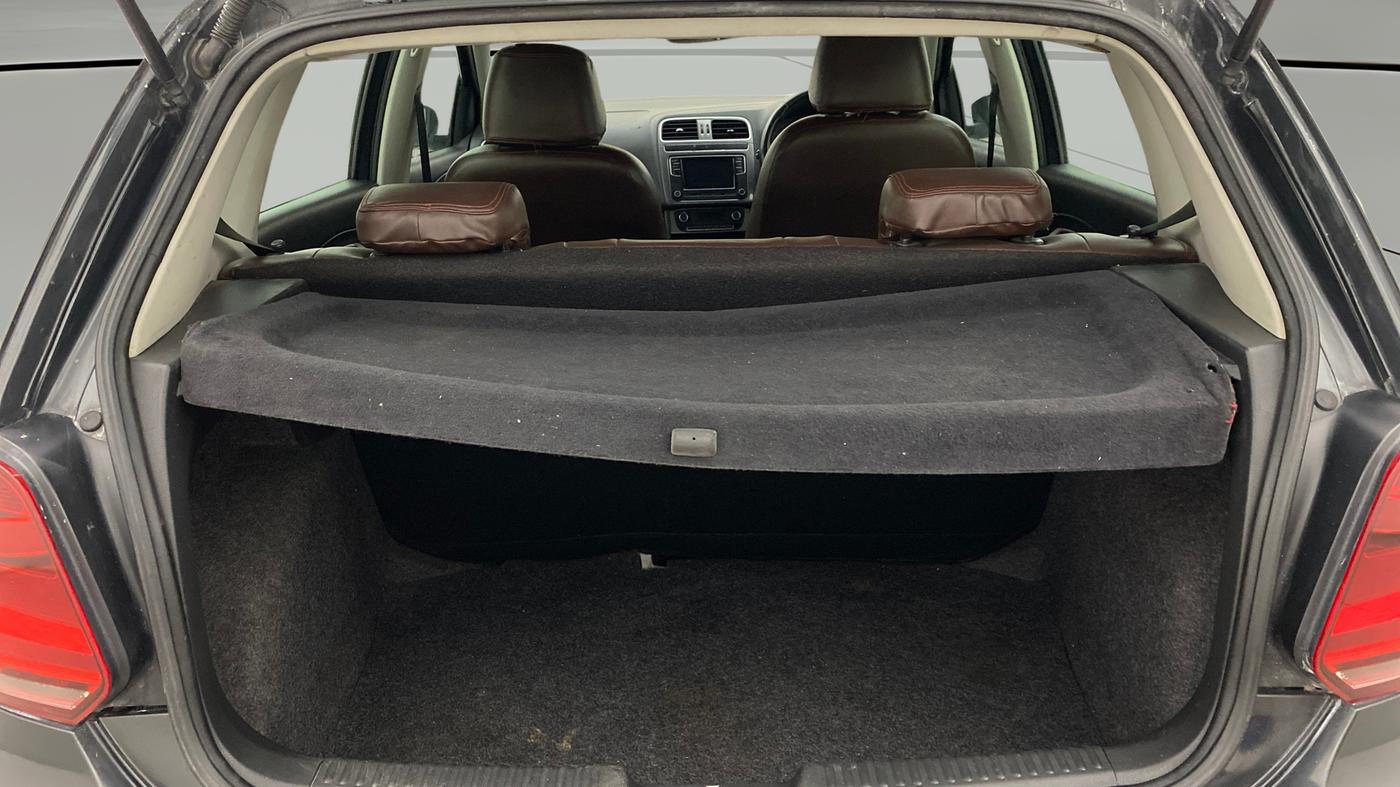 2020 Volkswagen Polo HIGHLINE PLUS 1.0, Petrol, Manual, 72,305 km, Boot Open Zoomed View