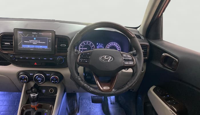 2020 Hyundai VENUE SX PLUS 1.0 TURBO DCT, Petrol, Automatic, 1,04,187 km, Steering Wheel Close Up