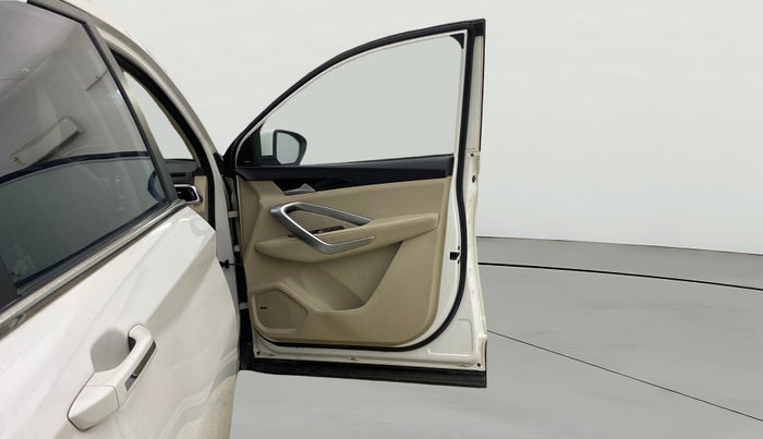 2022 MG HECTOR SHARP 1.5 PETROL CVT, Petrol, Automatic, 33,533 km, RHS Front Door