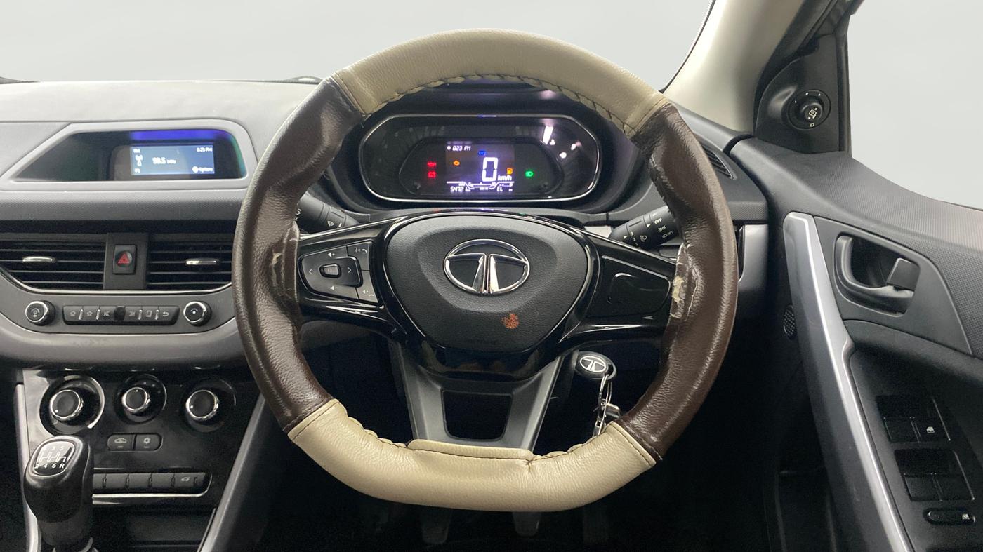2022 Tata NEXON XM SUNROOF PETROL, Petrol, Manual, 54,677 km, Steering Wheel Close Up