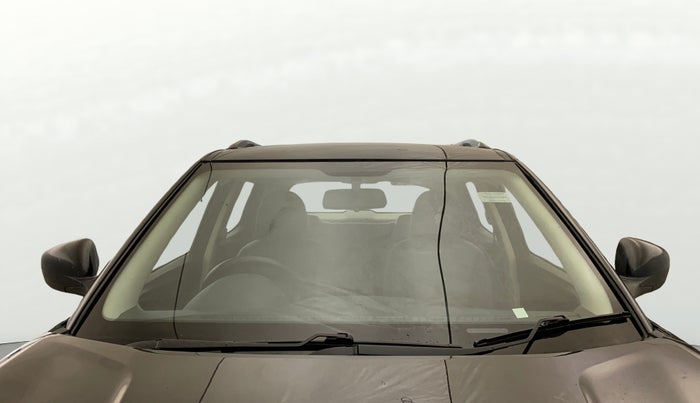 2023 Mahindra XUV300 W4 1.2 PETROL, Petrol, Manual, 52,472 km, Front Windshield