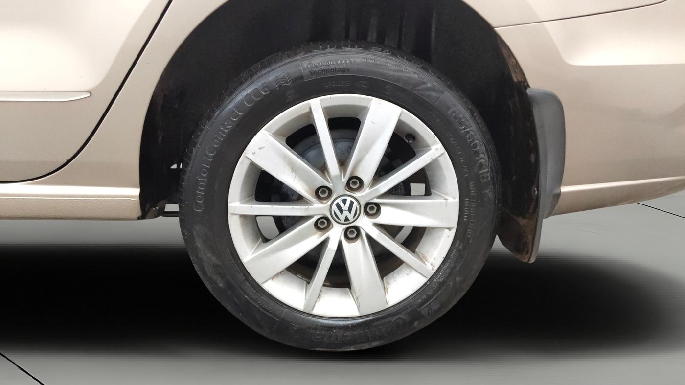 2017 Volkswagen Vento HIGHLINE PLUS 1.2 AT 16 ALLOY, Petrol, Automatic, 11,200 km, Left Rear Wheel