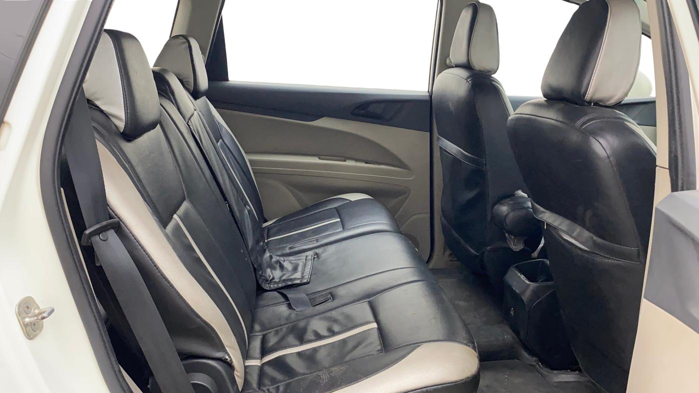 2019 Mahindra MARAZZO M4 8 STR, Diesel, Manual, 73,769 km, Right Side Rear Door Cabin