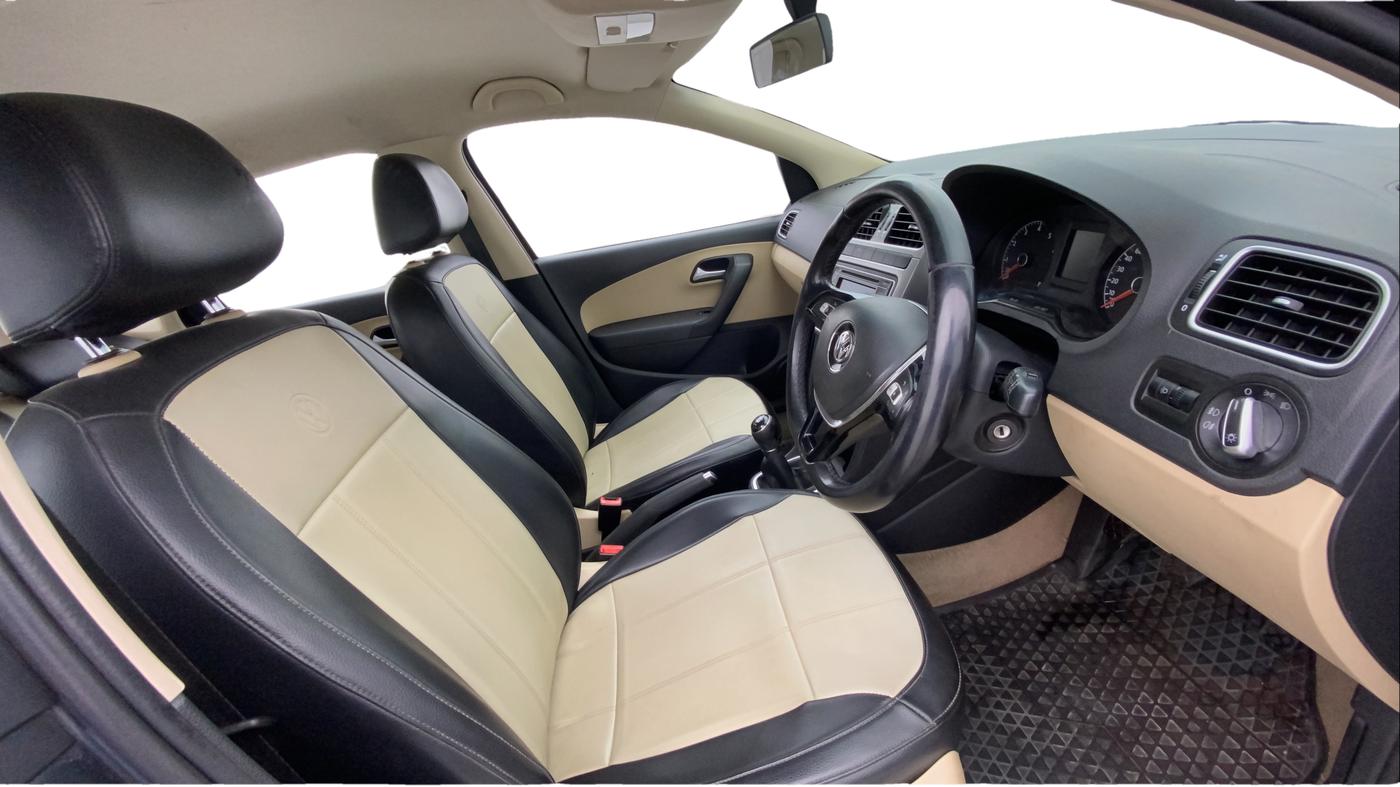 2015 Volkswagen Polo HIGHLINE1.2L, Petrol, Manual, 59,990 km, Right Side Front Door Cabin