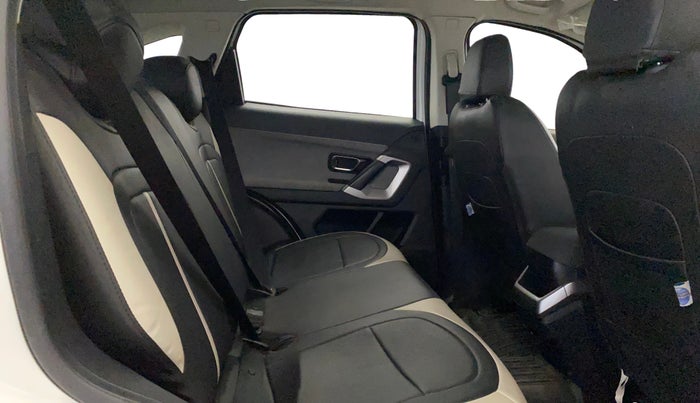 2024 Tata Harrier PURE PLUS S AT, Diesel, Automatic, 24,189 km, Right Side Rear Door Cabin